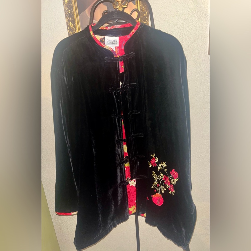 Chico's Black Velvet Blazer w/red silk Floral embroidery lining